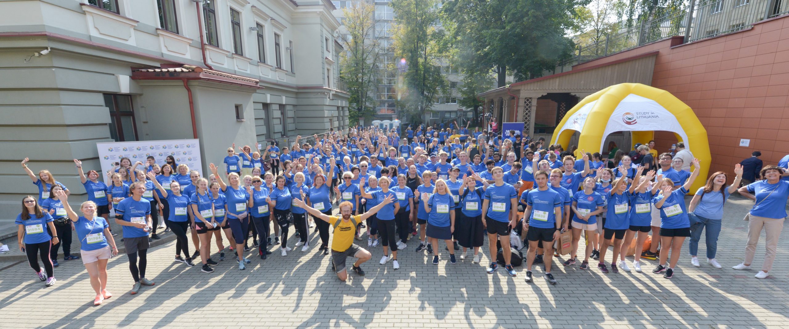 Didžiausia RIMI Vilniaus maratono komanda „Erasmus+“ primena: gyvenimas nesustojo